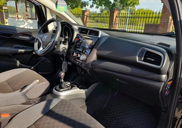 Honda Jazz cena 53400 przebieg: 101500, rok produkcji 2016 z Pińczów małe 172